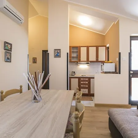 Gino Apartament